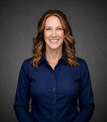 Portrait of Jennifer Leininger, Realtor.